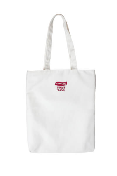 Túi canvas Con Cưng Trust and Love màu (Trắng)