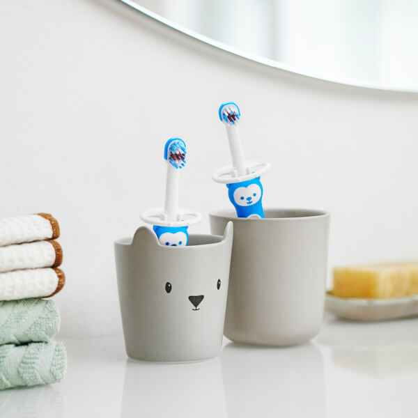 Bàn chải đánh răng có vòng chắn cho bé Mam (xanh)