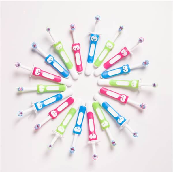 Bàn chải đánh răng có vòng chắn cho bé Mam (xanh)