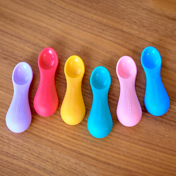 Thìa tập ăn silicon cho bé Palm Grasp Marcus & Marcus, từ 12 tháng - Lola