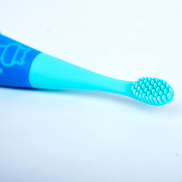 Bàn chải đánh răng silicon cho bé Marcus & Marcus, từ 2 tuổi - Xanh