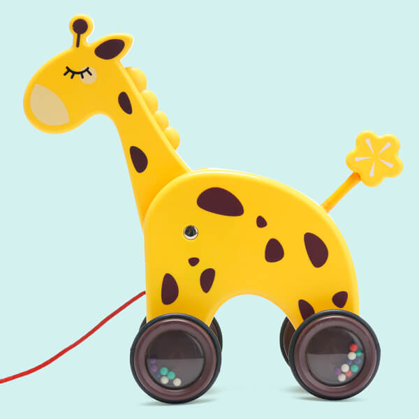 Xe kéo thú nhún vui vẻ mẹ và con hươu cao cổ JS047330