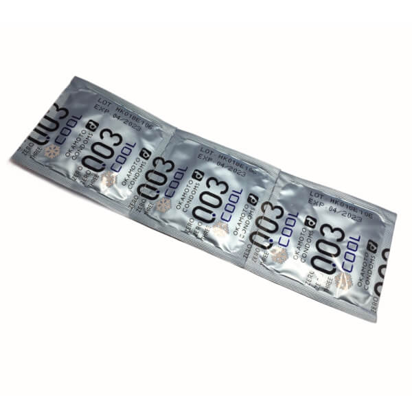 Bao cao su Okamoto 0.03 Cool - Hộp 3 gói