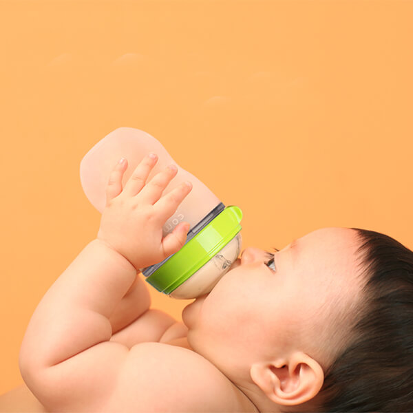 Bộ hai bình sữa silicone Comotomo 250ml - Xanh