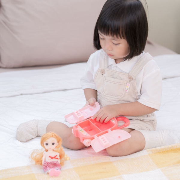 Bộ búp bê kèm tủ lạnh và phụ kiện cho bé CY518974