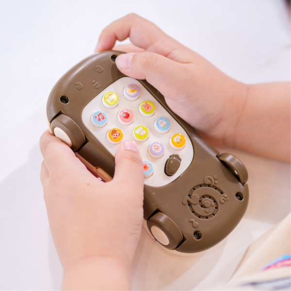 Điện thoại ô tô 2 trong 1 có nhạc, đèn JS056798 (Kem)