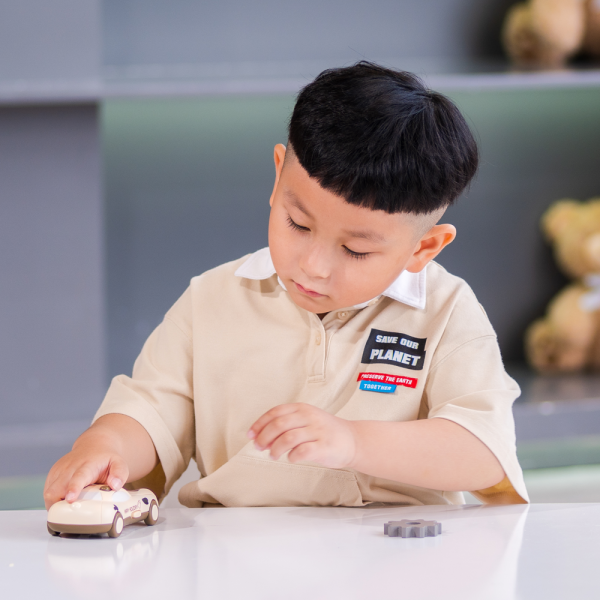 Điện thoại ô tô 2 trong 1 có nhạc, đèn JS056798 (Kem)