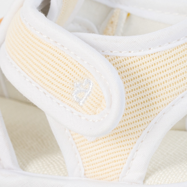 Giày tập đi bé trai Animo A2404_MN042 (12-14,Kem)