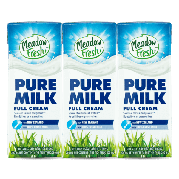 Sữa tươi tiệt trùng Nguyên kem nhãn hiệu Meadow Fresh 200ML (Lốc 3 hộp)