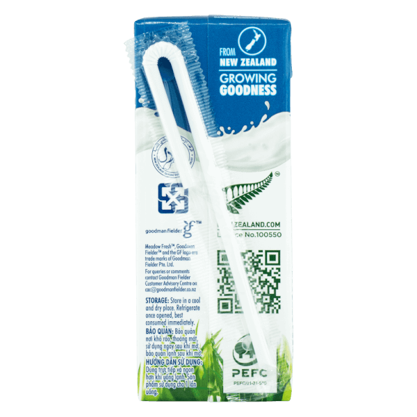 Sữa tươi tiệt trùng Nguyên kem nhãn hiệu Meadow Fresh 200ML (Lốc 3 hộp)