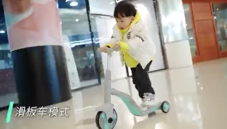 Xe trượt scooter Animo cao cấp kèm chòi chân, xe đạp 3in1 (Hồng)