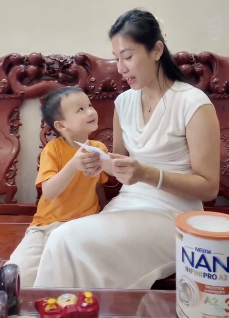 Thử thách mua sạch đồ màu cam tại Con Cưng