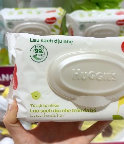 Khăn ướt Huggies siêu dày, loại bỏ đến 99% vi khuẩn