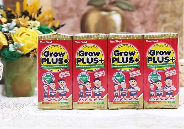 Bé mấy tuổi có thể uống Grow Plus Đỏ pha sẵn?
